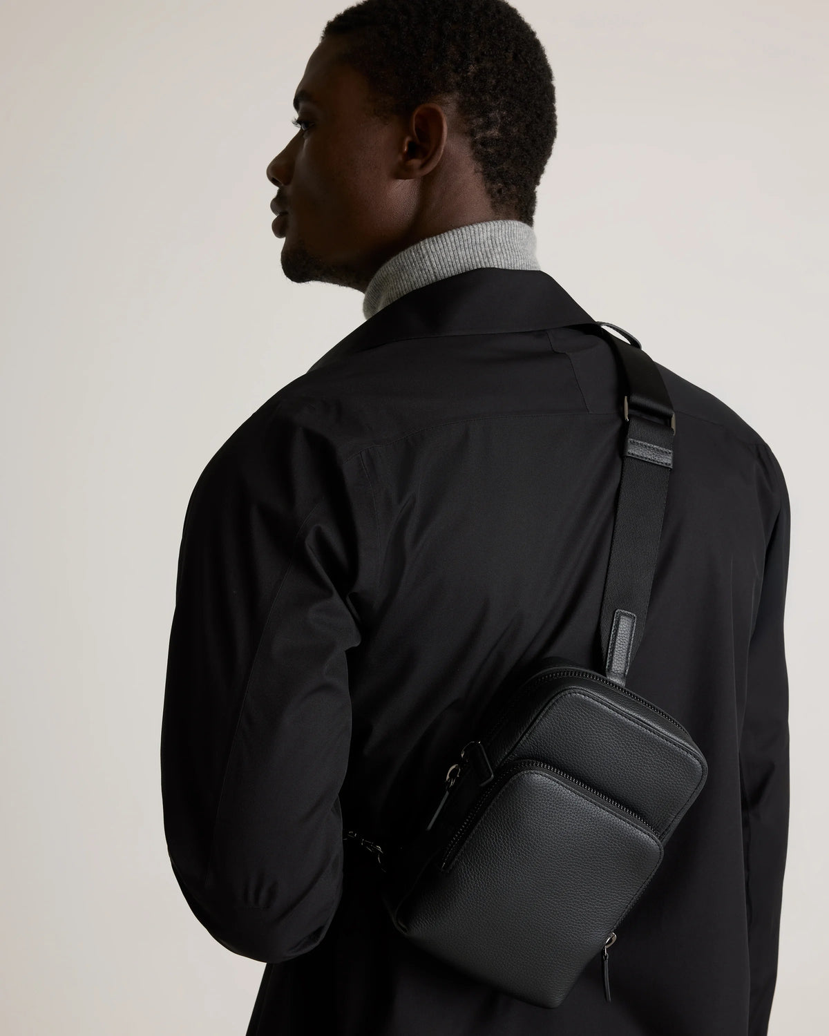 Excursion Italian Leather Sling Pack - One Size / Black