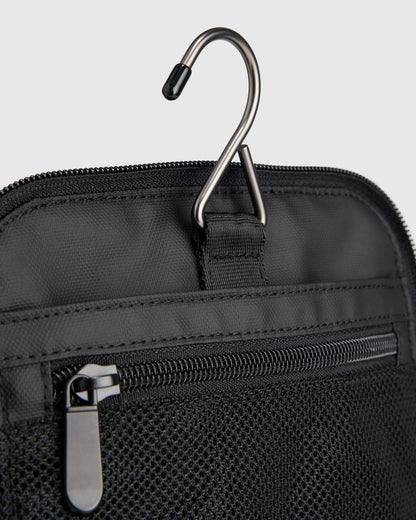 Voyage Nylon Hanging Toiletry Case - One Size / Navy