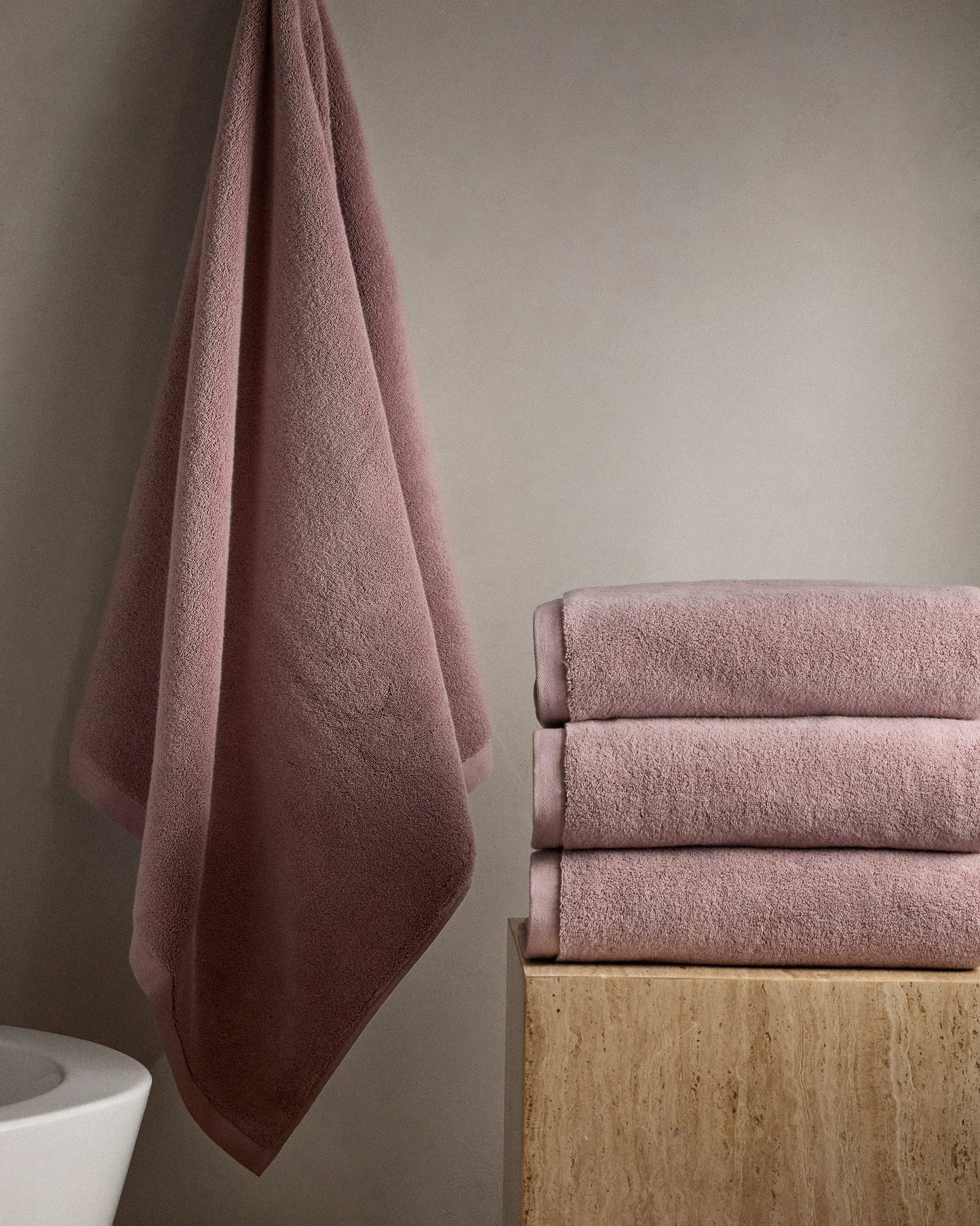 Plush Organic Turkish Cotton Bath Towel (Set of 2) - One Size / White
