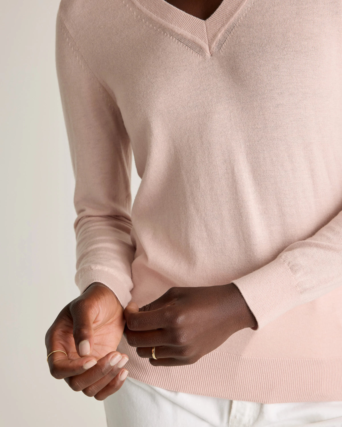 Lightweight Cotton Cashmere V-Neck Sweater - XS / Sugar Stone