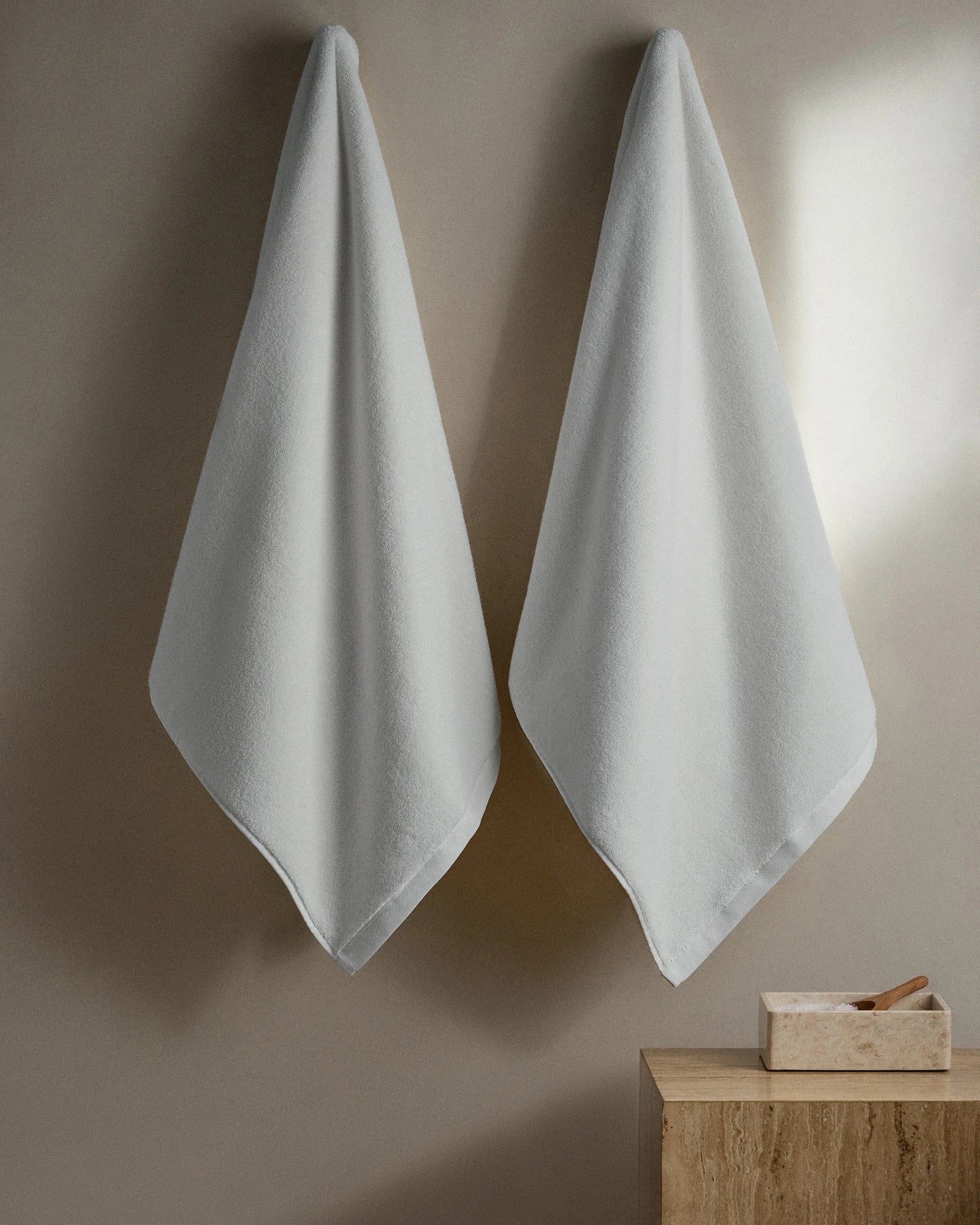 Plush Organic Turkish Cotton Bath Towel (Set of 2) - One Size / White