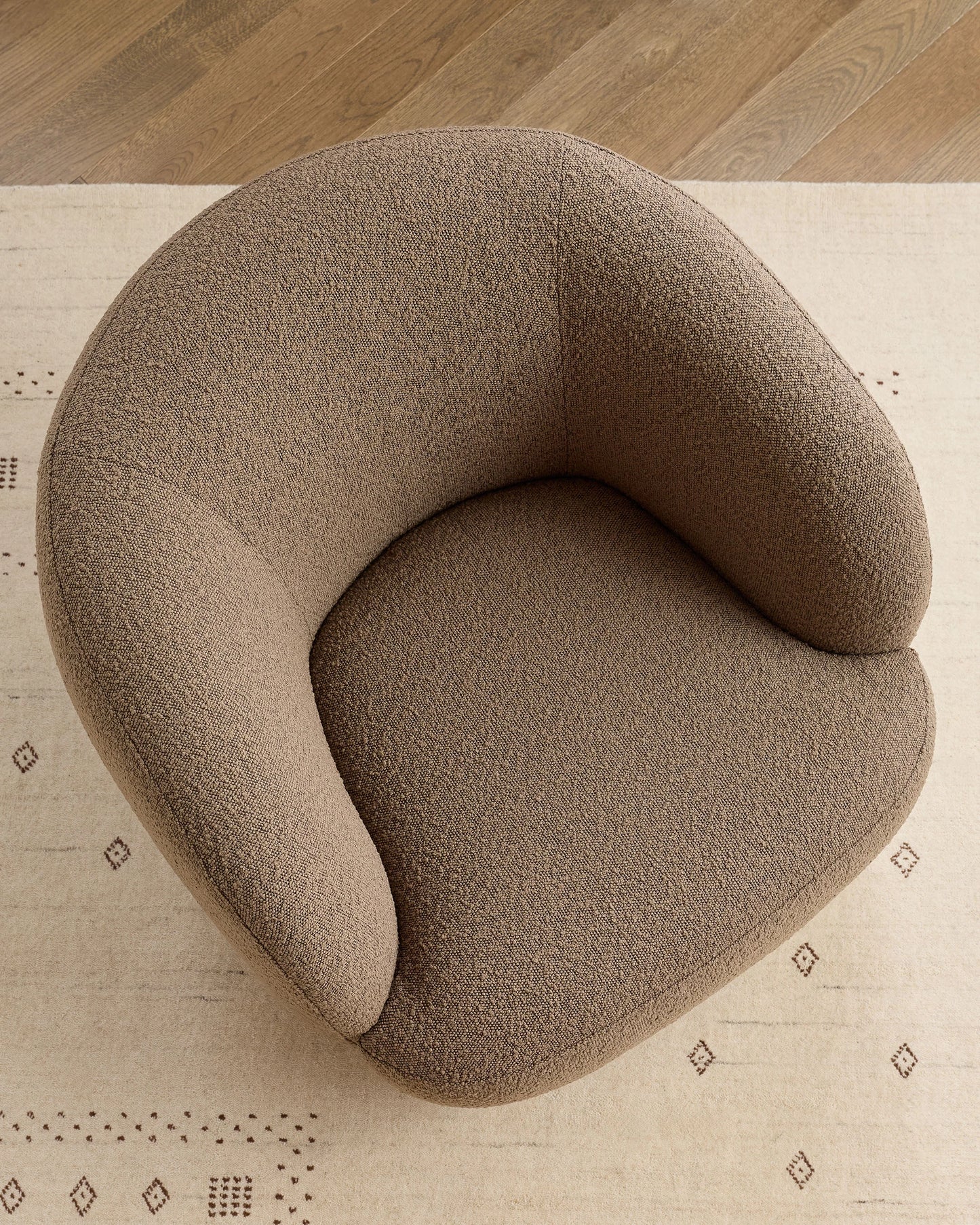 Performance Boucle Swivel Chair - One Size / Mocha Fog