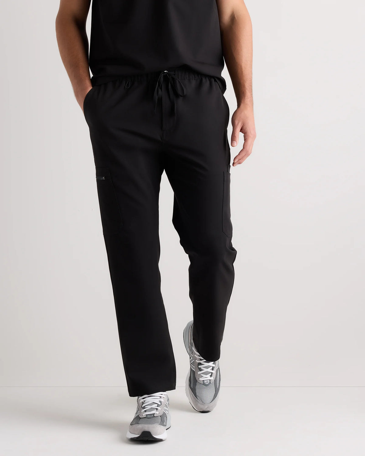 AeraFlex Scrub Cargo Pants - S / Bold Black