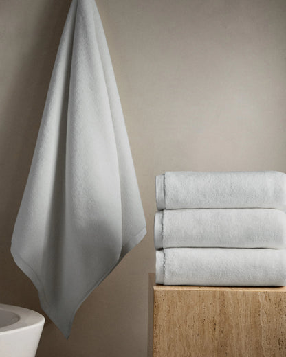 Plush Organic Turkish Cotton Bath Towel (Set of 2) - One Size / White