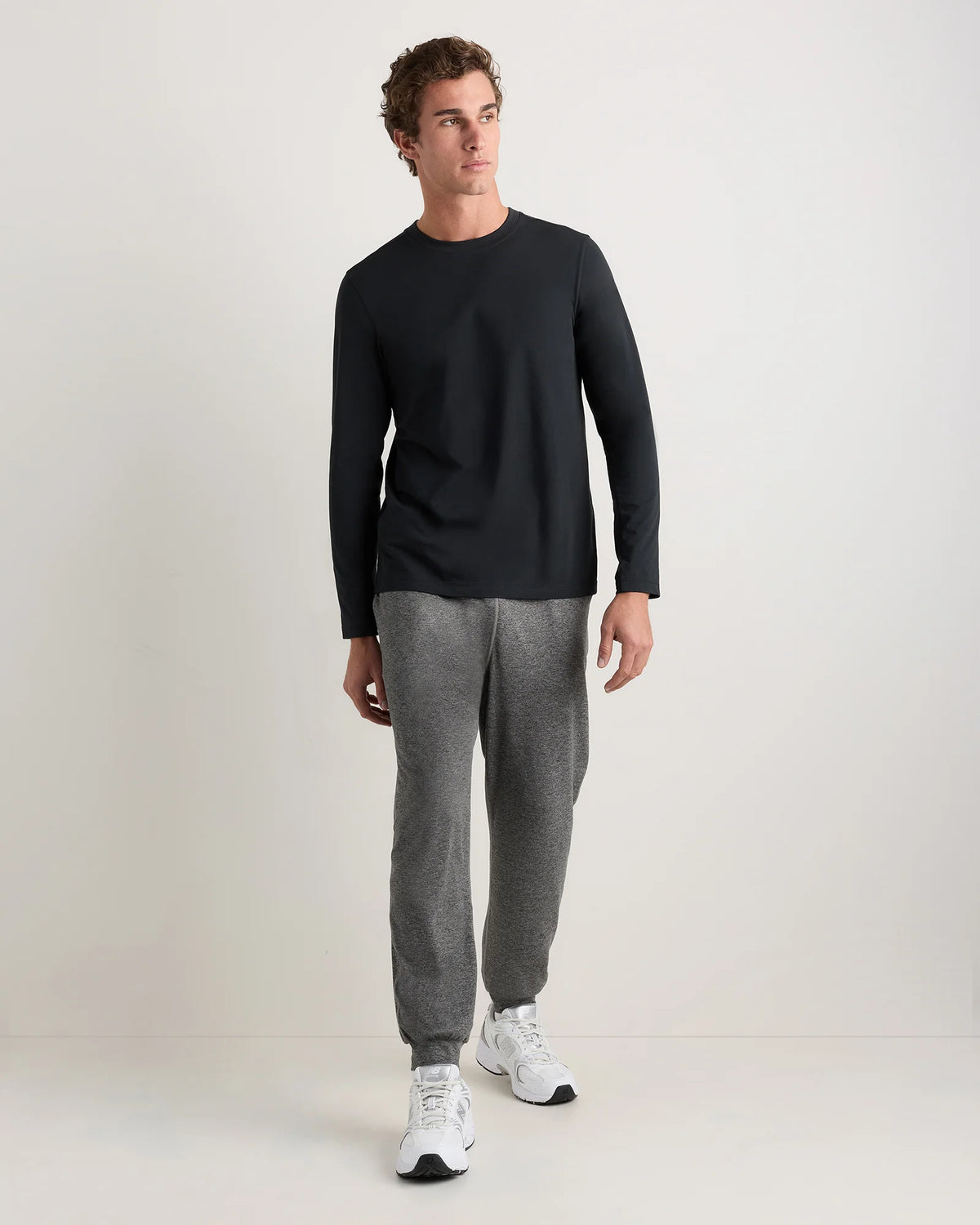Studio Performance Long Sleeve Tee - S / Black