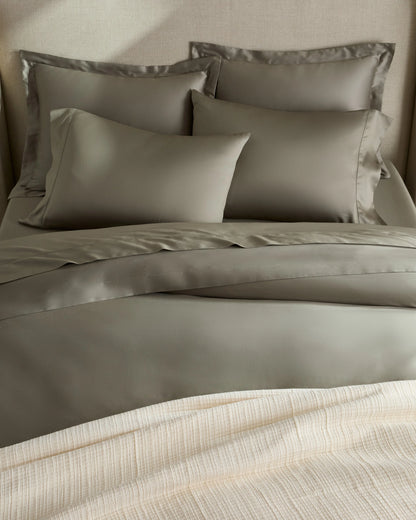 Signature Giza Cotton Sateen Pillowcase Set - Standard / White