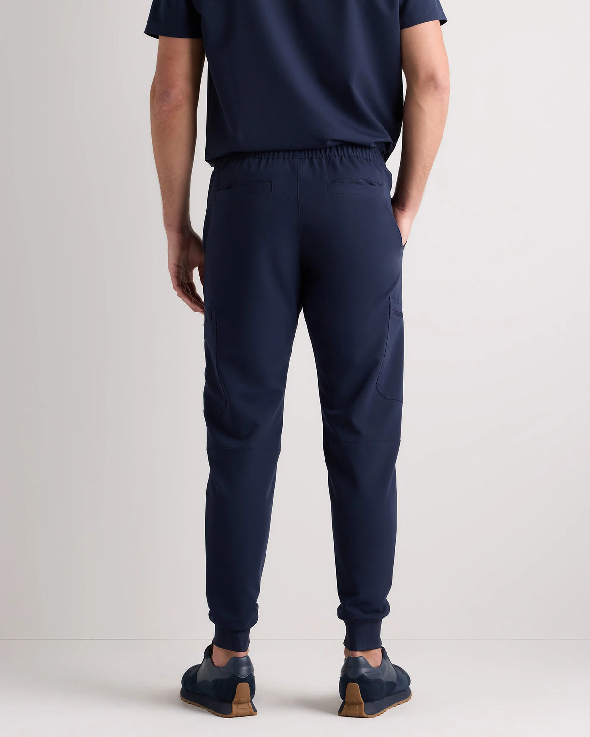 AeraFlex Scrub Joggers - S / Bold Black