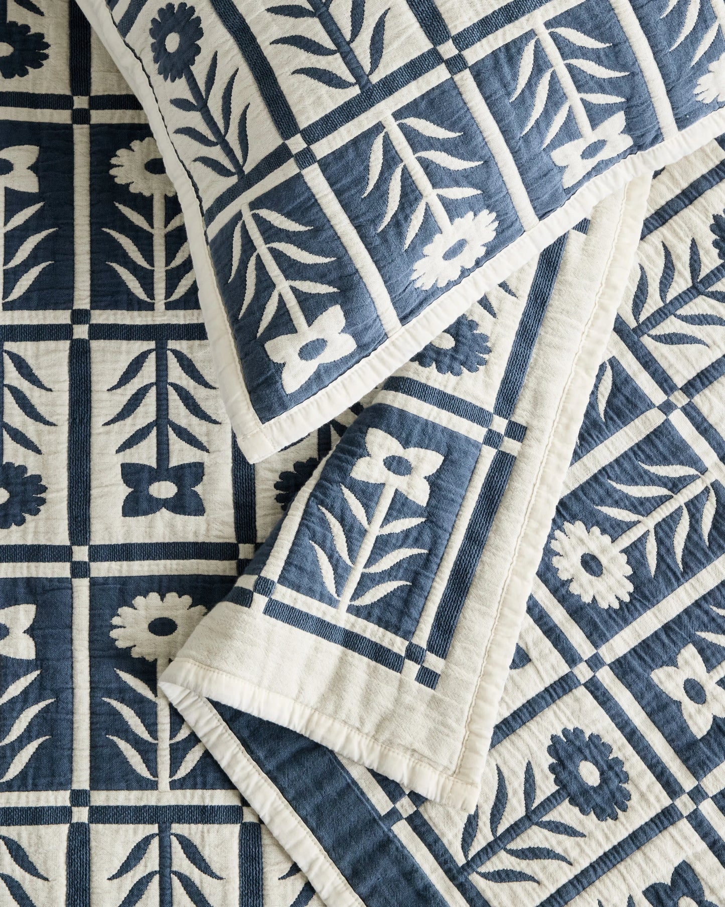 Organic Cotton Jacquard Floral Sham Set - Standard / Blue Fog