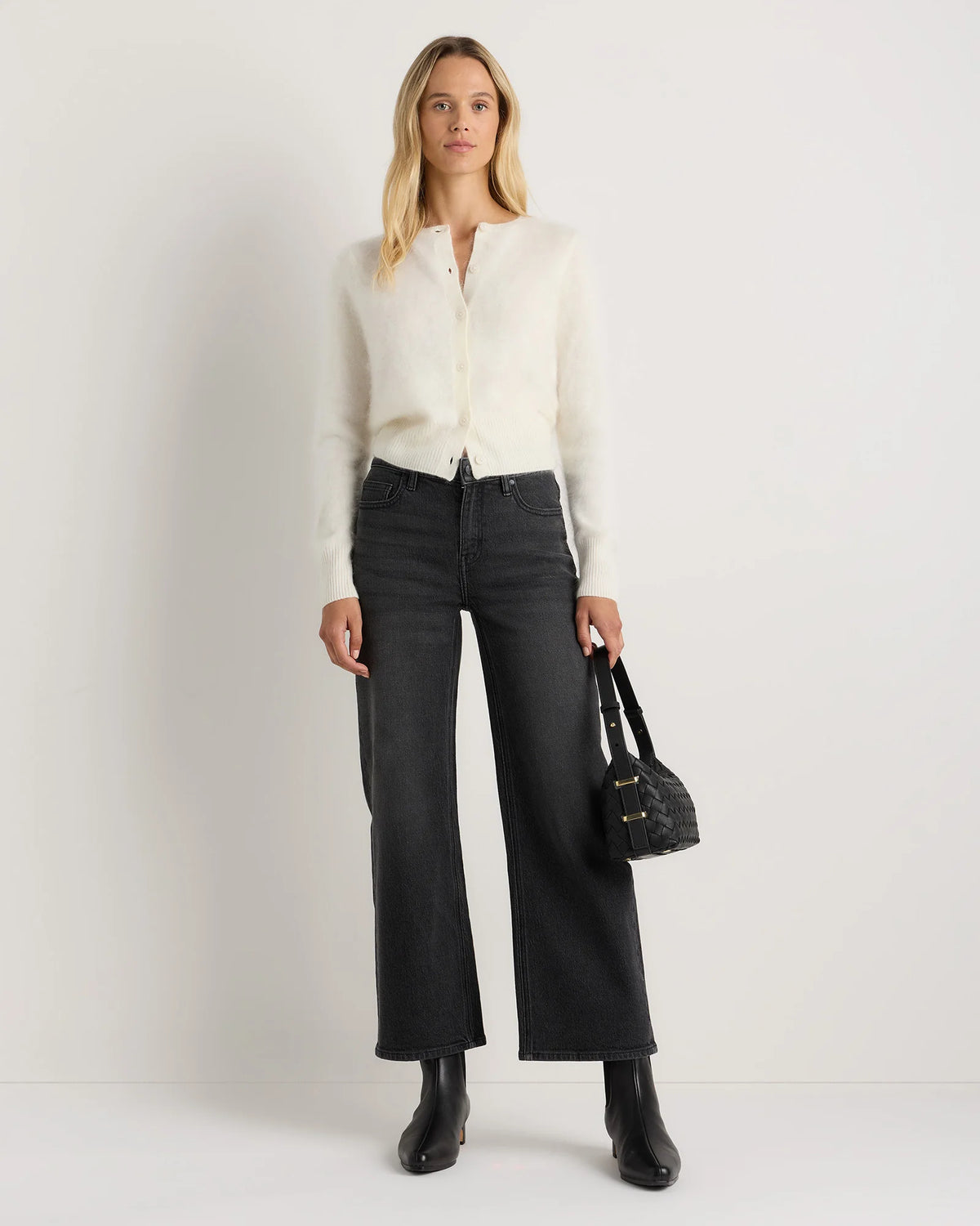 Luna Stretch Relaxed Straight Jeans - 24 / Cool Blue