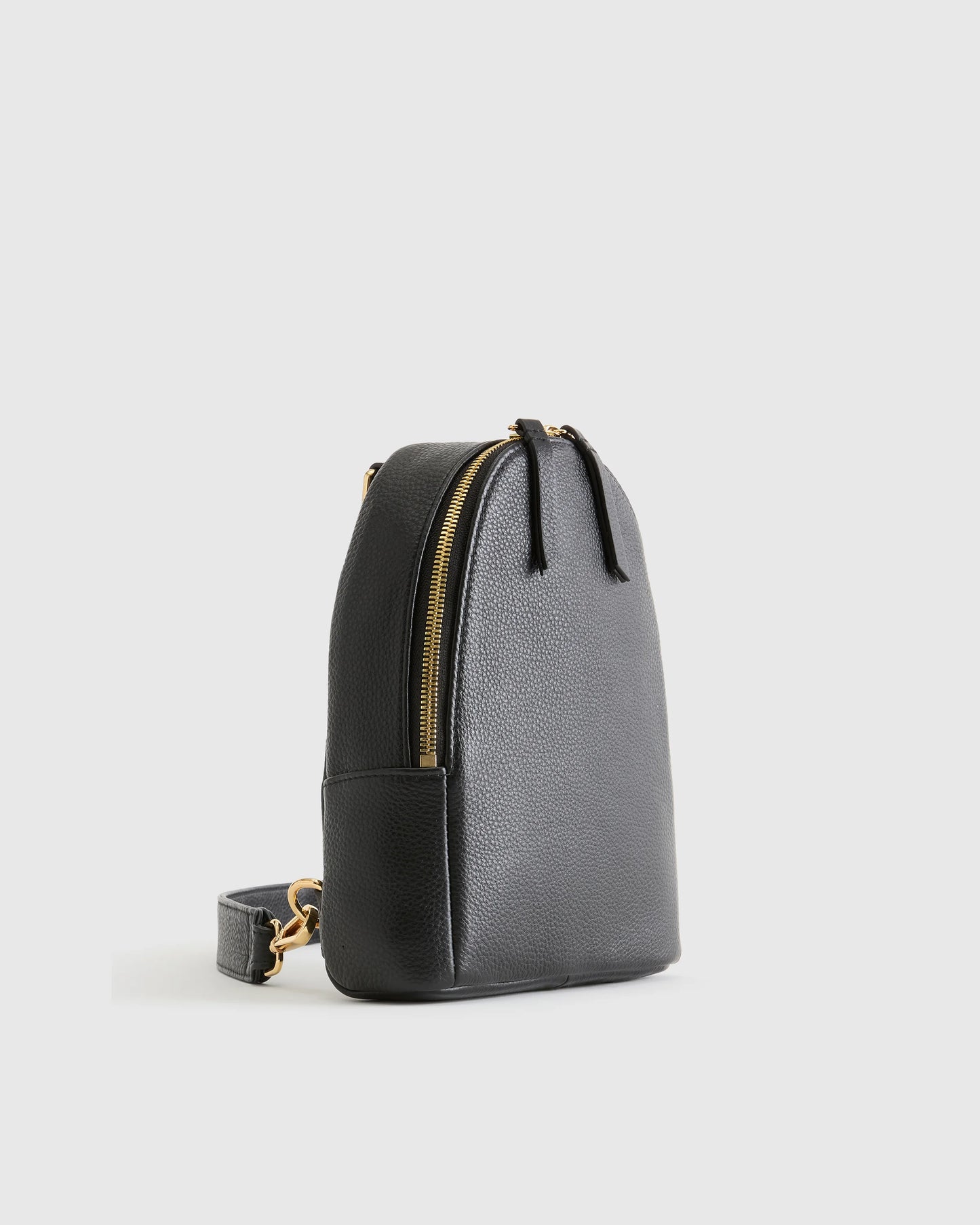Italian Leather Sling Pack - One Size / Black