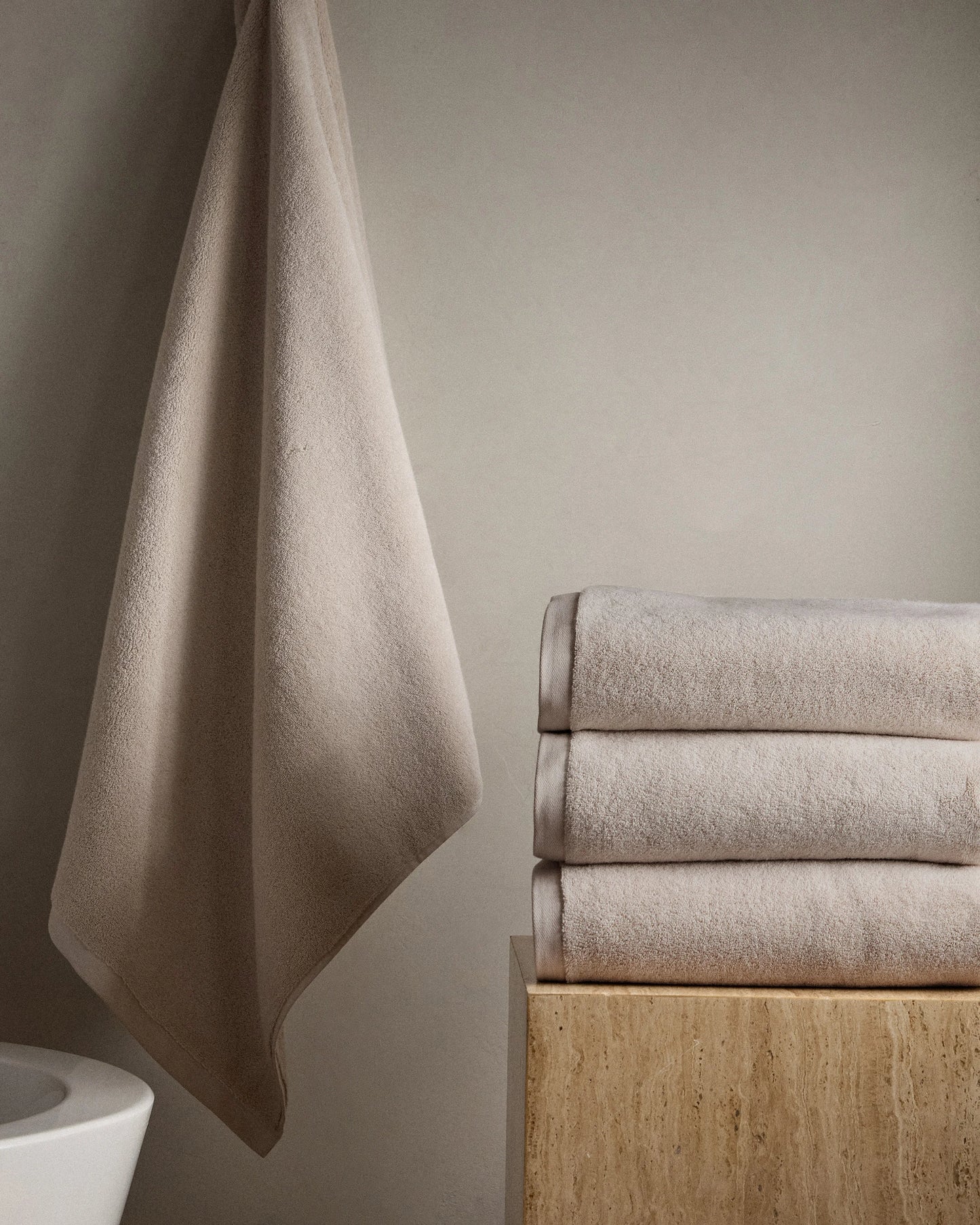 Plush Organic Turkish Cotton Bath Towel (Set of 2) - One Size / White