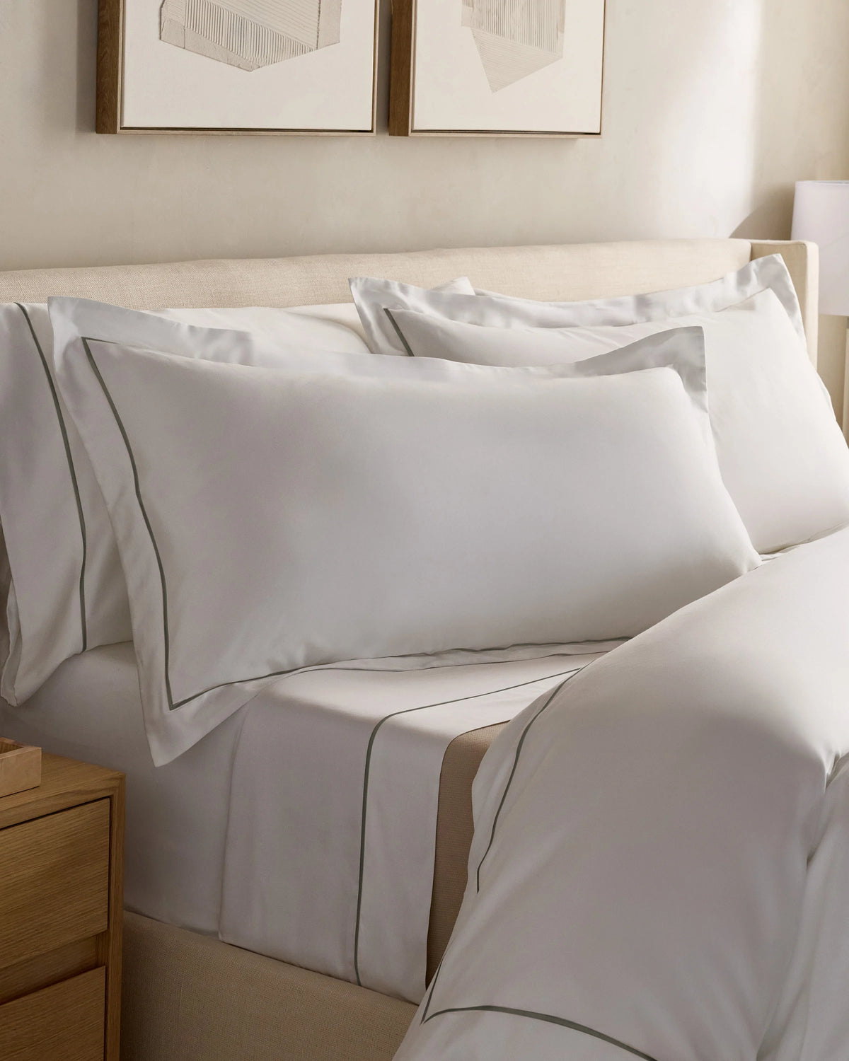 Signature Giza Cotton Sateen Embroidered Duvet Cover - Twin / White/Dried Sage