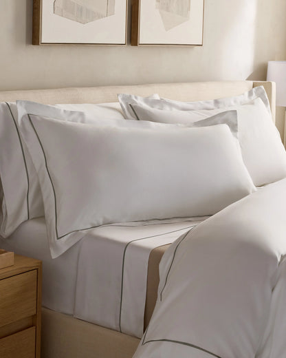 Signature Giza Cotton Sateen Embroidered Duvet Cover - Twin / White/Dried Sage