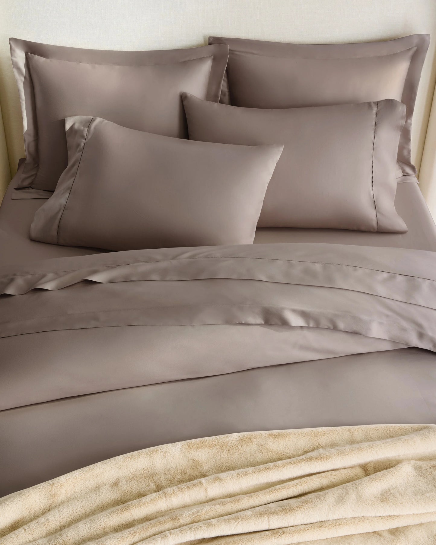 Signature Giza Cotton Sateen Pillowcase Set - Standard / White