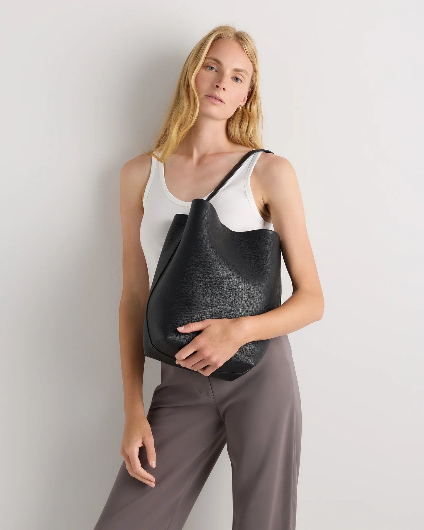 Penelope Large Shoulder Bag - One Size / Warm Taupe