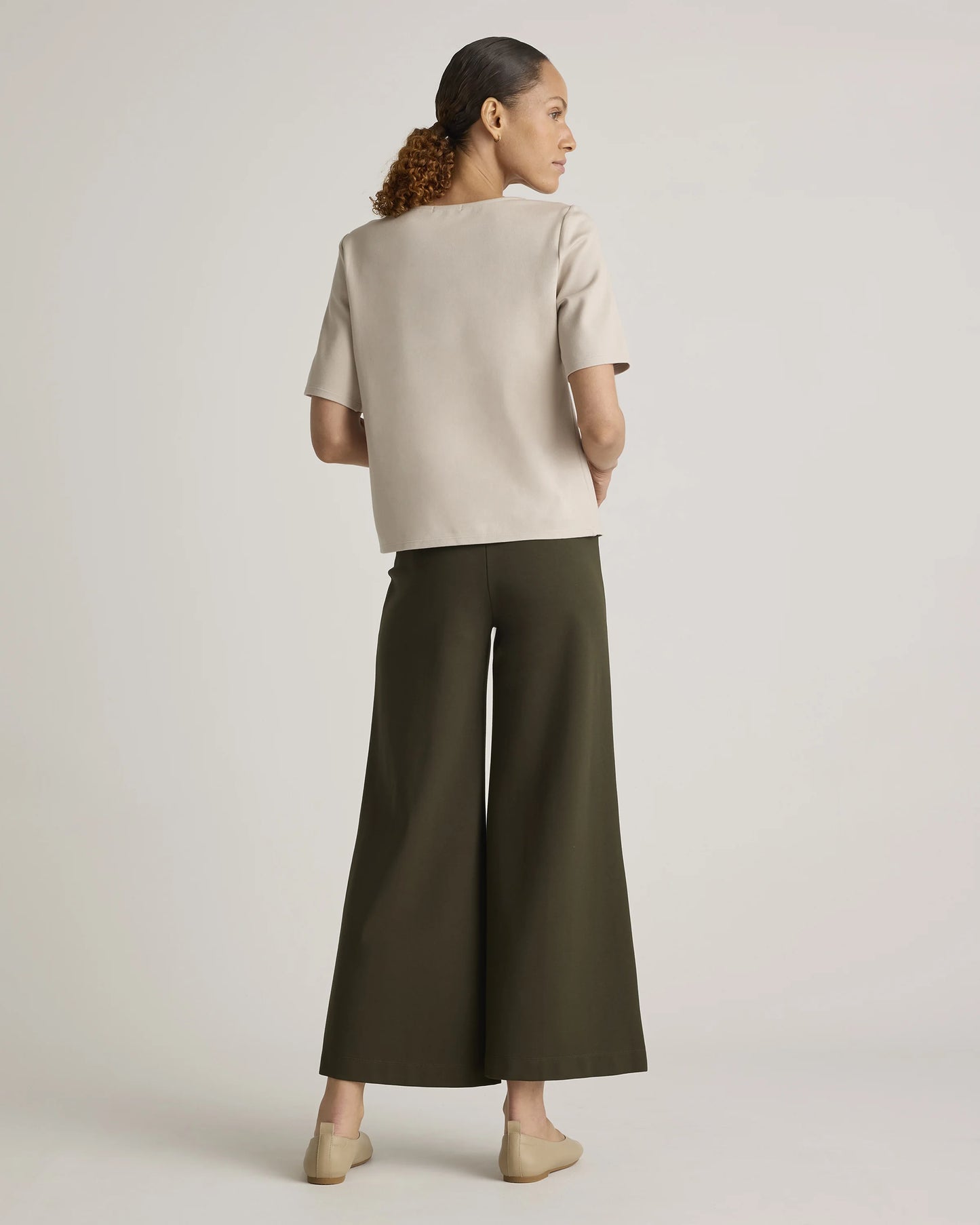 Ultra-Stretch Ponte Short Sleeve Top - XS / Black
