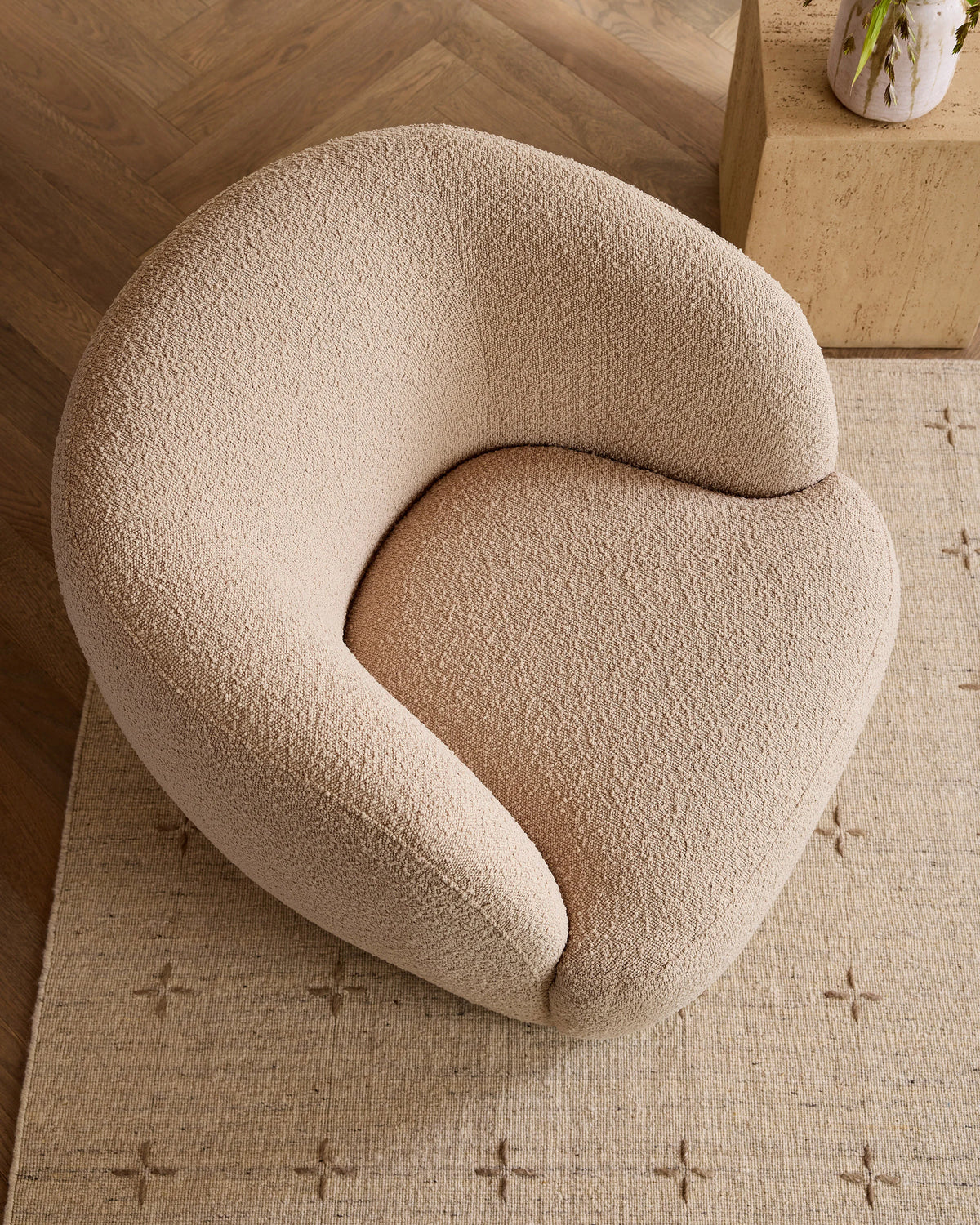 Performance Boucle Swivel Chair - One Size / Mocha Fog