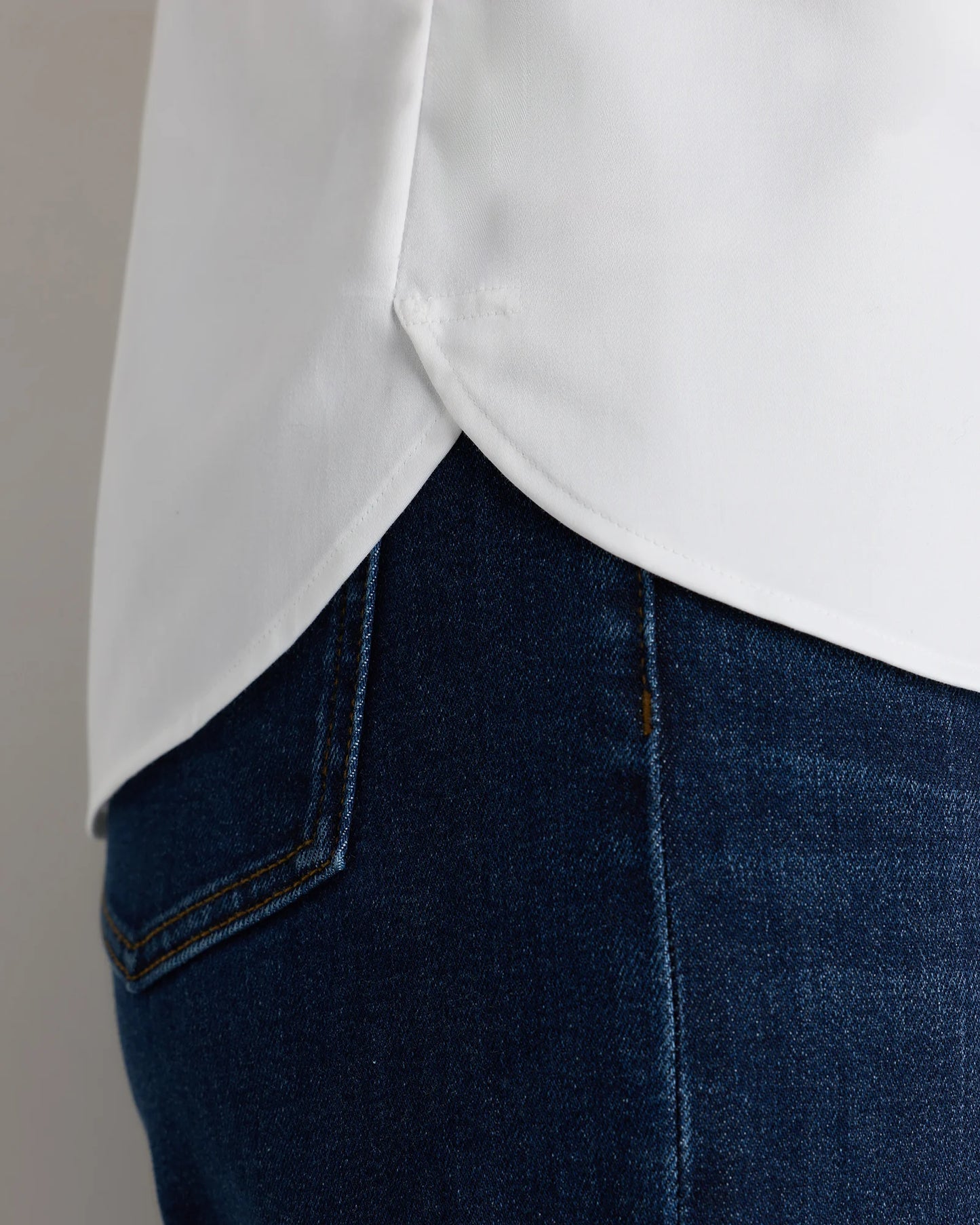 Organic Stretch Cotton Tailored Sleeveless Shirt - XS / Classic White