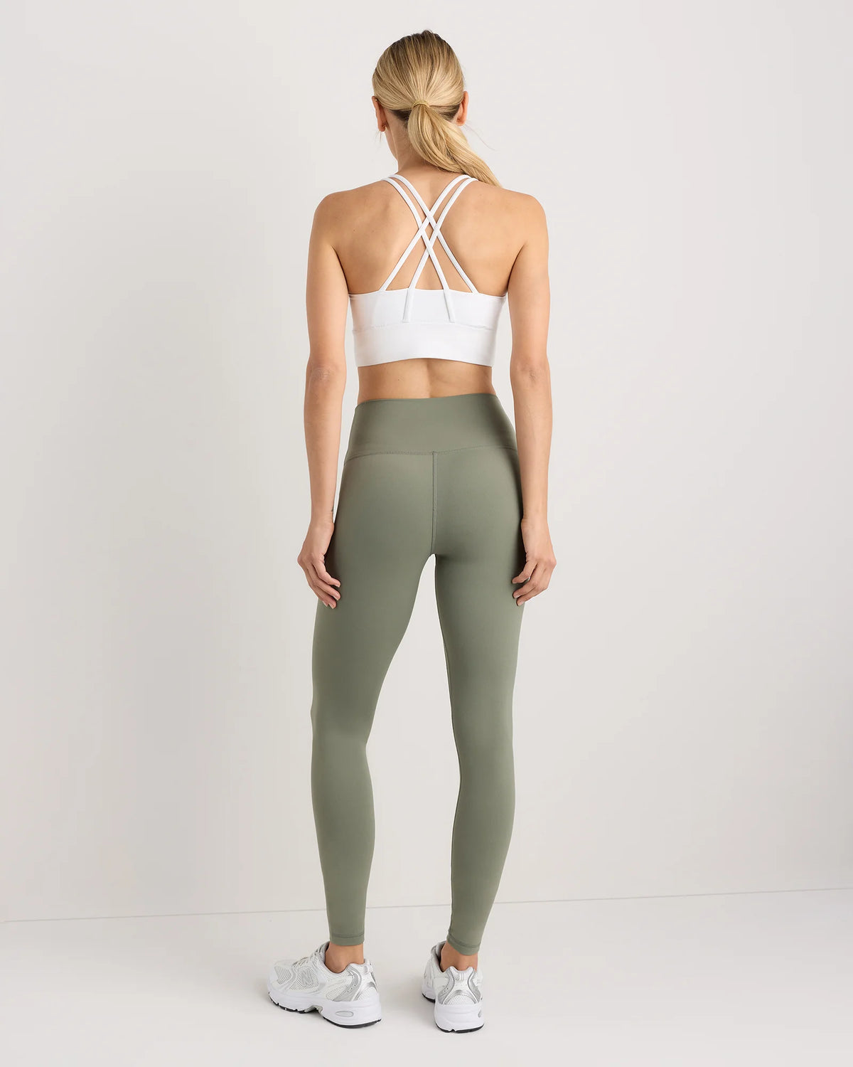 Ultra-Form High-Rise Legging - XS / Black