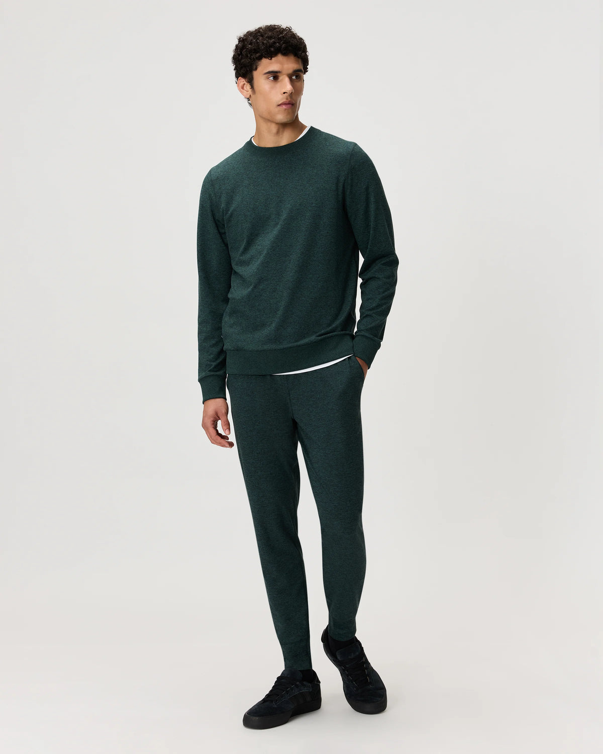 Flowknit Performance Crew Sweatshirt - S / Solid Chalk