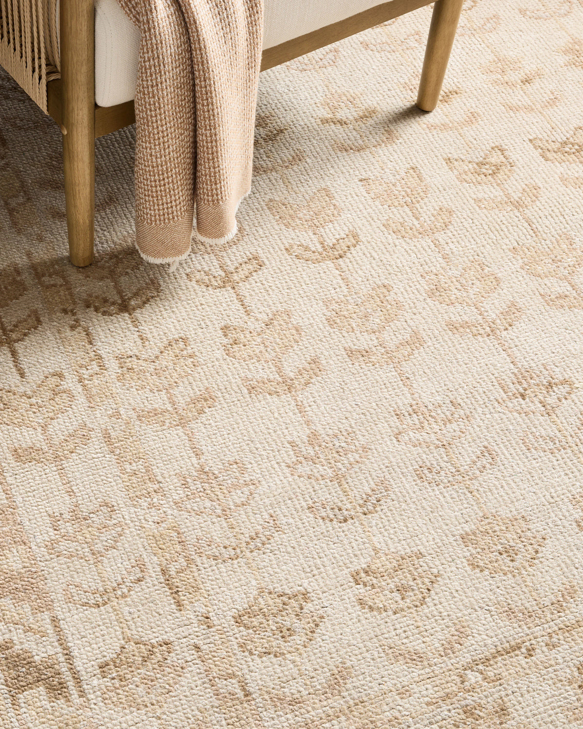 Mabel Hand-Knotted Wool Rug - 3' x 5' / Beige