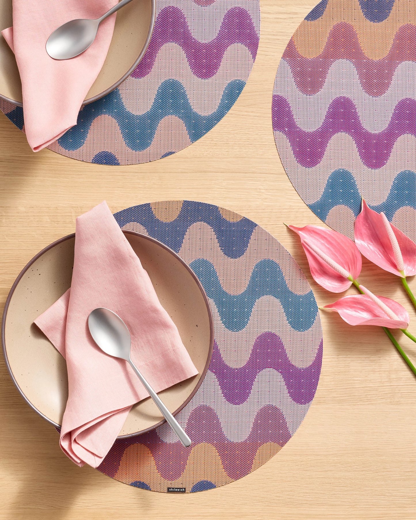 Wiggle Easy-Care Round Placemat, Set of 4 by Chilewich - One Size / Heatwave