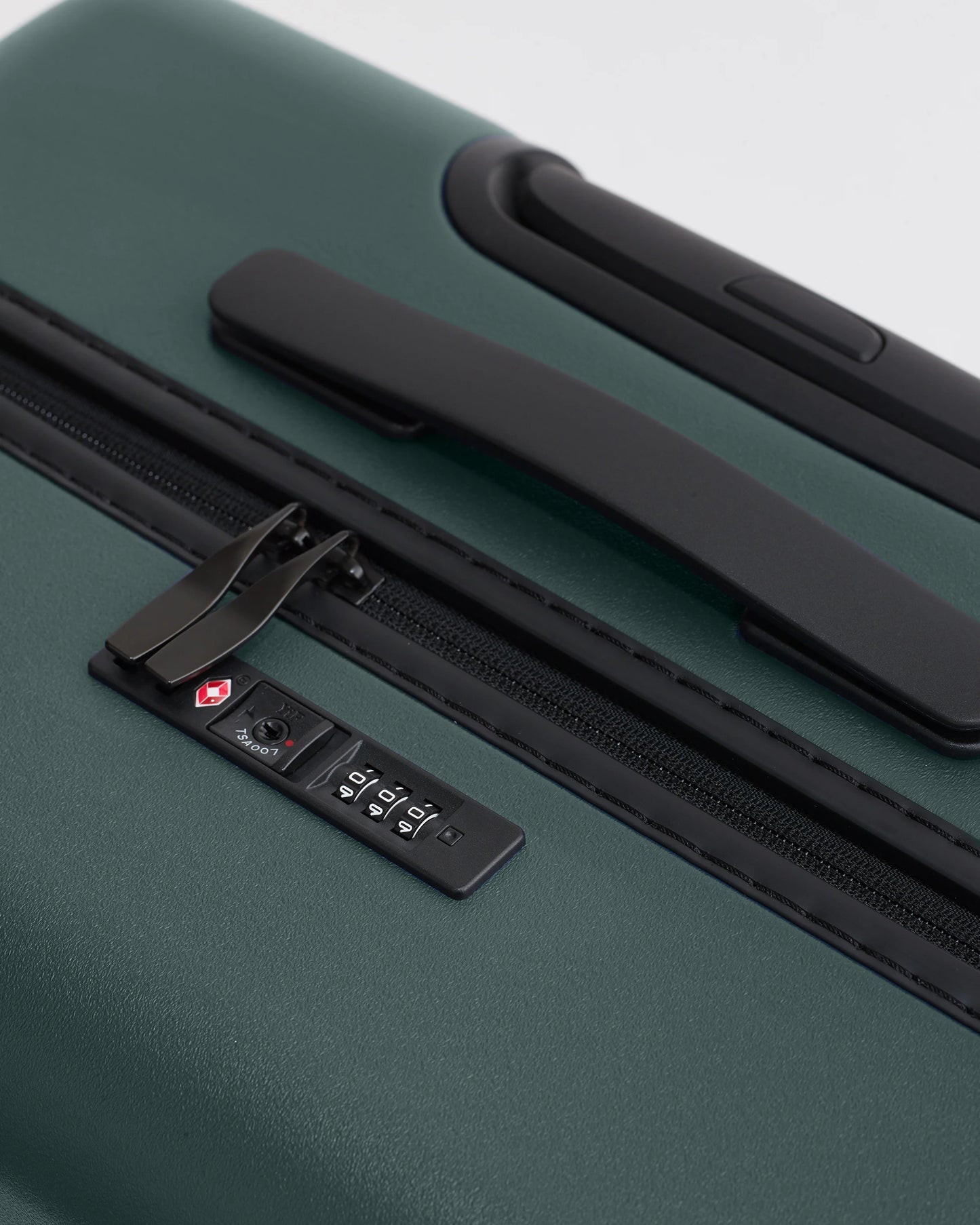 Medium Check-In Suitcase - One Size / Emerald Jungle