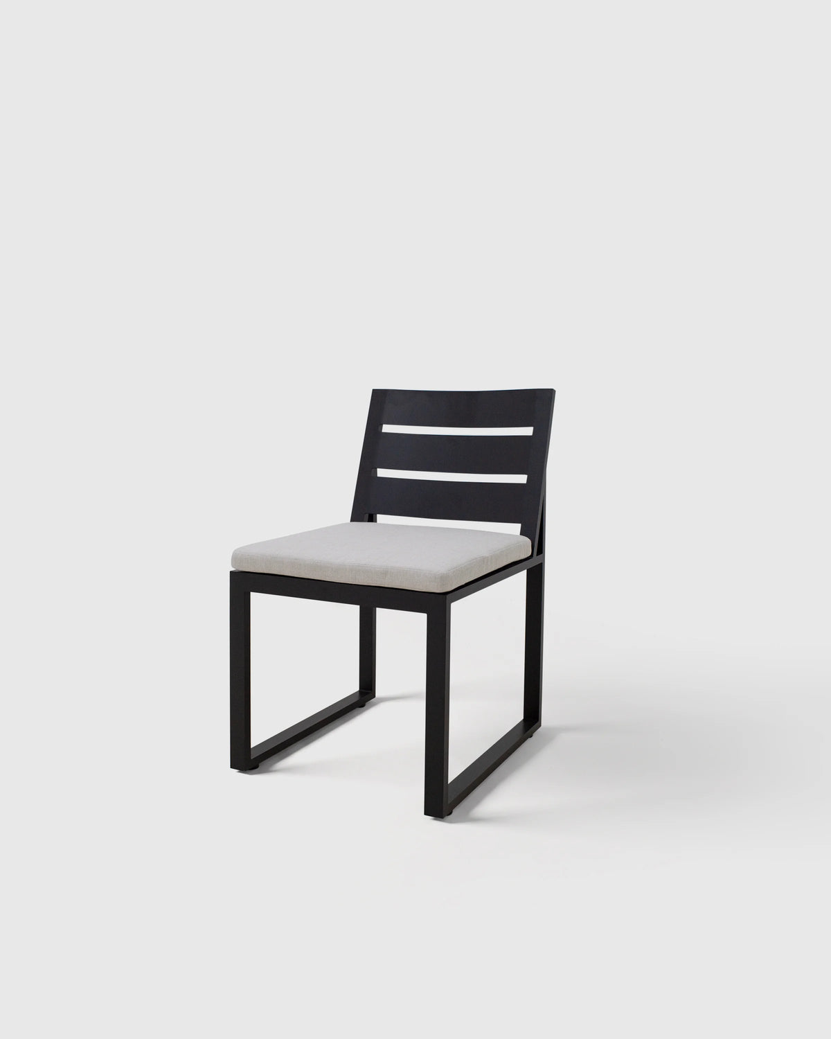 Linear Aluminum Outdoor Dining Side Chair (Set of 2) - Set of 2 / Dark Charcoal