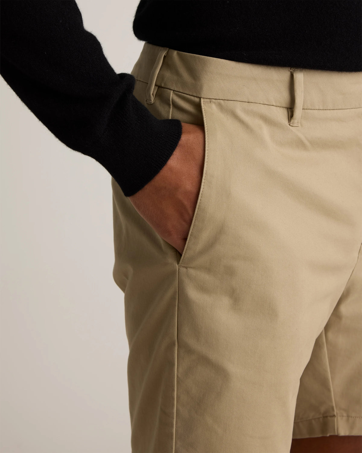 Organic Cotton Classic Stretch Chino Shorts - 7" - 30 / Stone