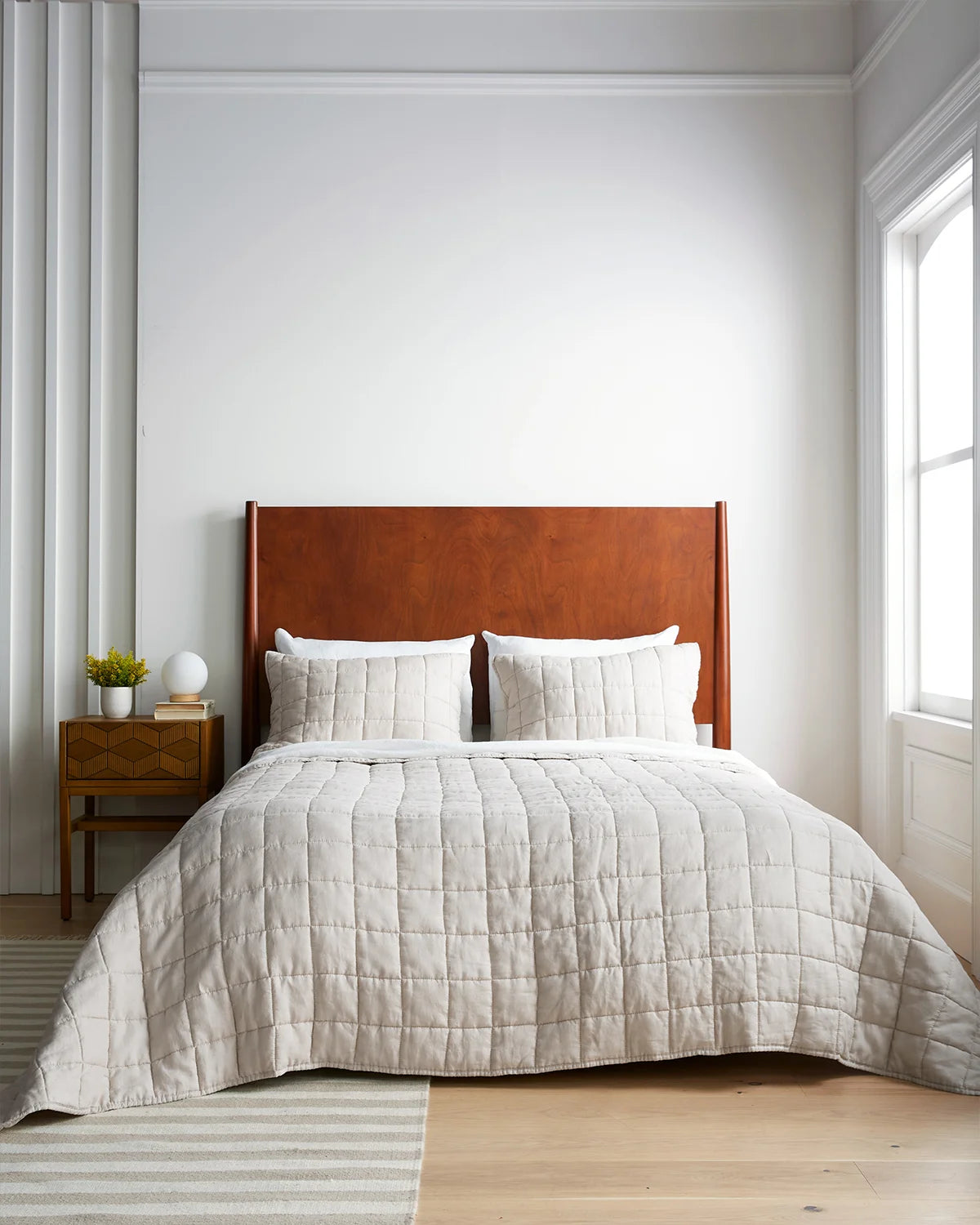 European Linen Box Quilted Sham Set - Standard / White