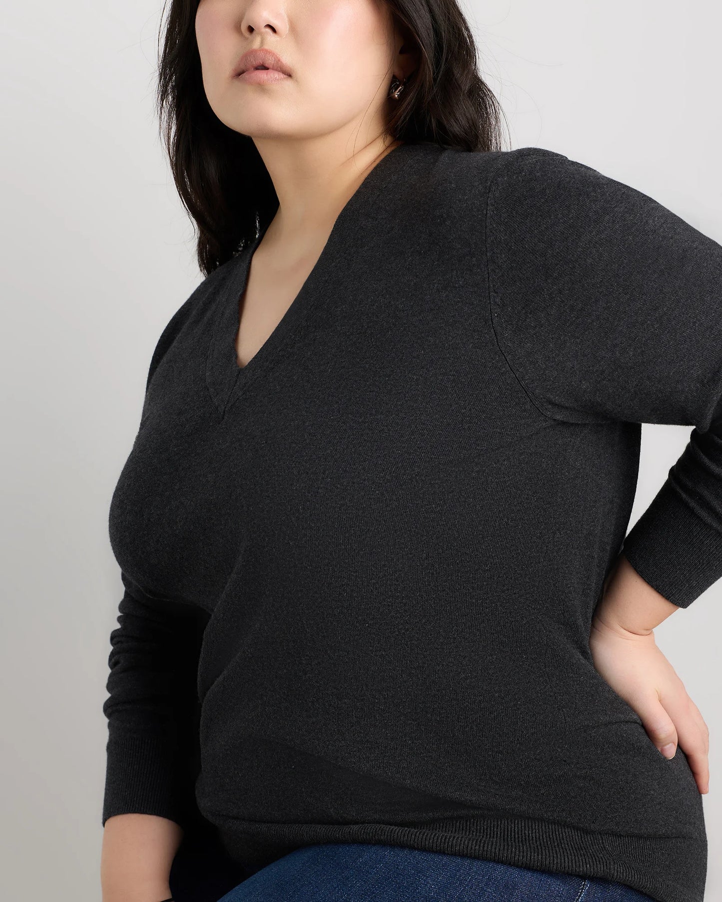 Lightweight Cotton Cashmere V-Neck Sweater - 1X / Black