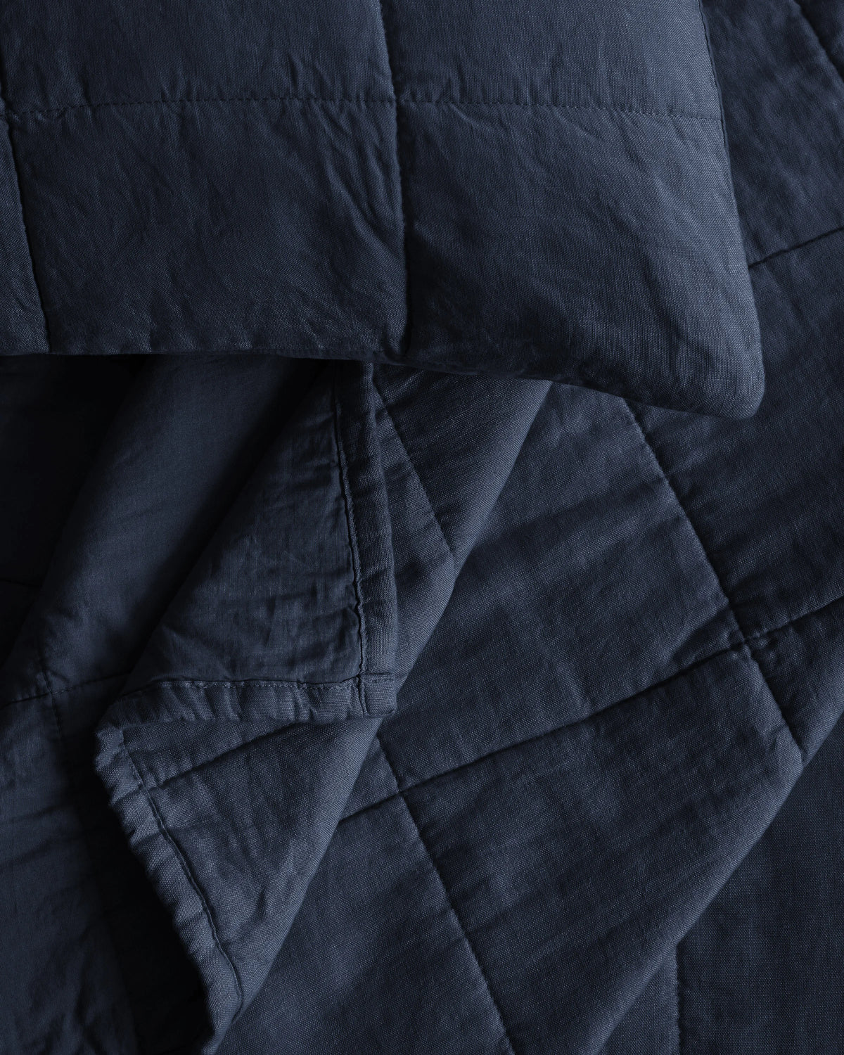 Lightweight European Linen Box Quilt - Twin / White