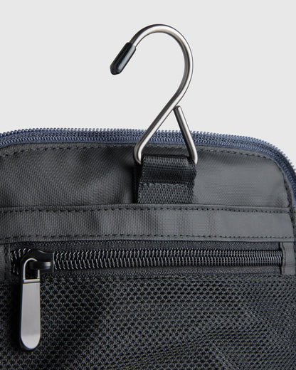 Voyage Nylon Hanging Toiletry Case - One Size / Navy